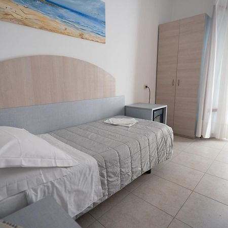 Hotel Petite Fleur Alba Adriatica Exteriér fotografie