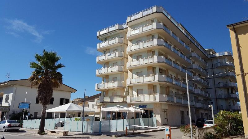 Hotel Petite Fleur Alba Adriatica Exteriér fotografie
