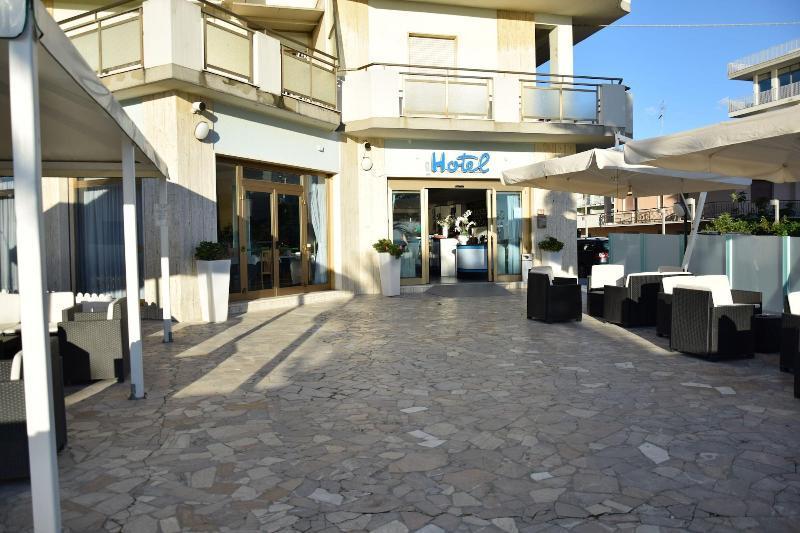 Hotel Petite Fleur Alba Adriatica Exteriér fotografie