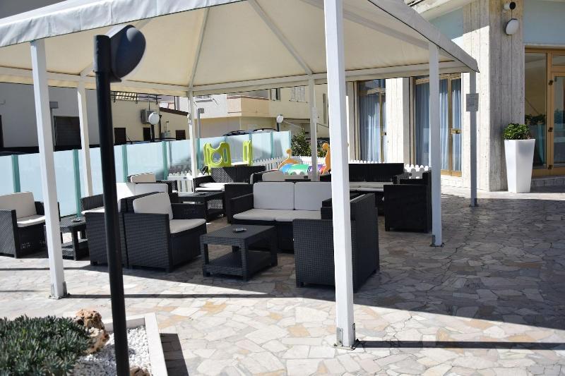 Hotel Petite Fleur Alba Adriatica Exteriér fotografie
