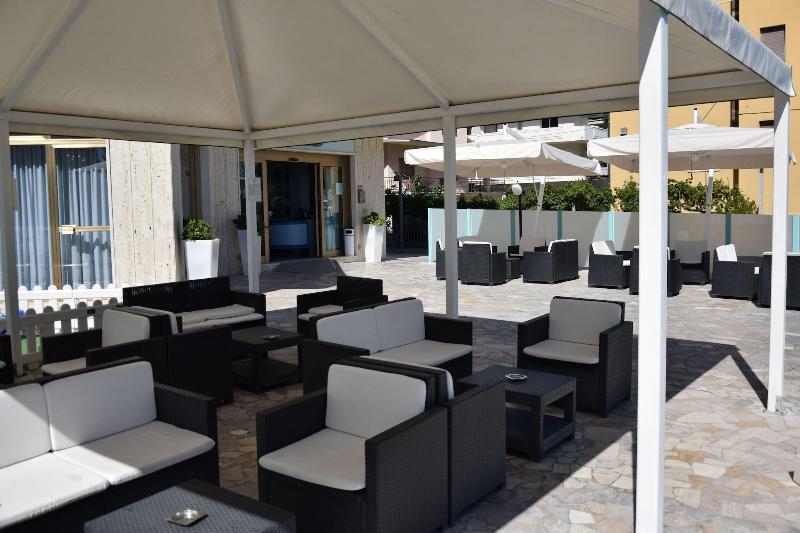 Hotel Petite Fleur Alba Adriatica Exteriér fotografie