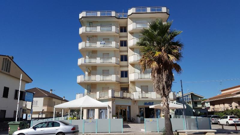 Hotel Petite Fleur Alba Adriatica Exteriér fotografie