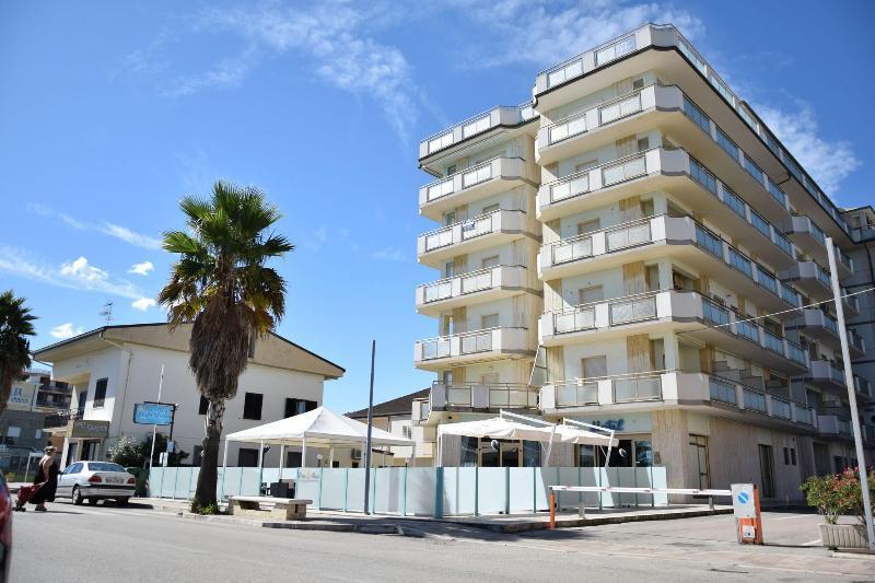 Hotel Petite Fleur Alba Adriatica Exteriér fotografie