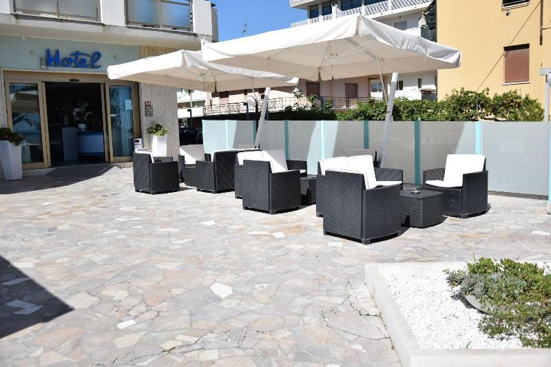 Hotel Petite Fleur Alba Adriatica Exteriér fotografie