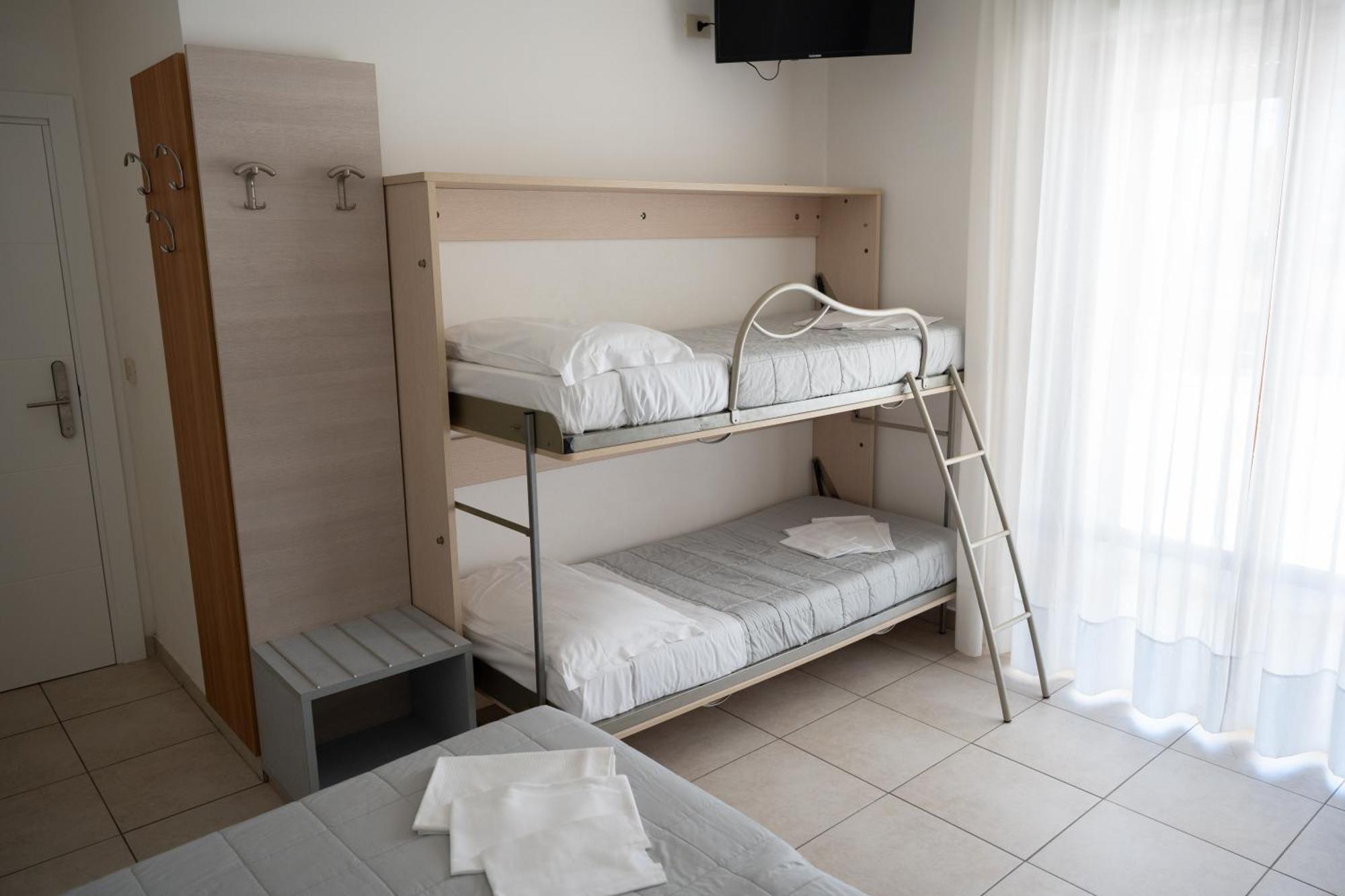 Hotel Petite Fleur Alba Adriatica Exteriér fotografie