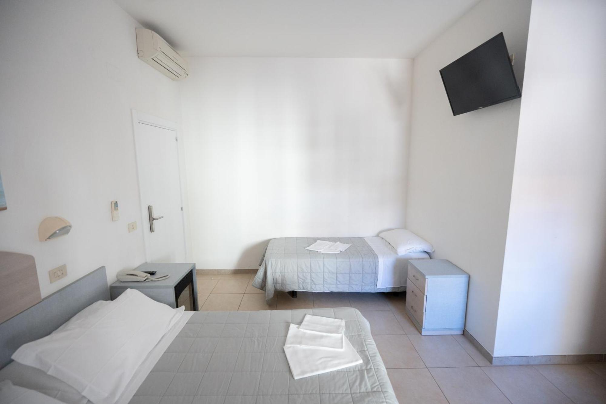 Hotel Petite Fleur Alba Adriatica Exteriér fotografie