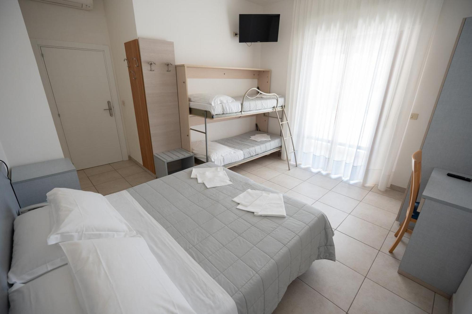Hotel Petite Fleur Alba Adriatica Exteriér fotografie