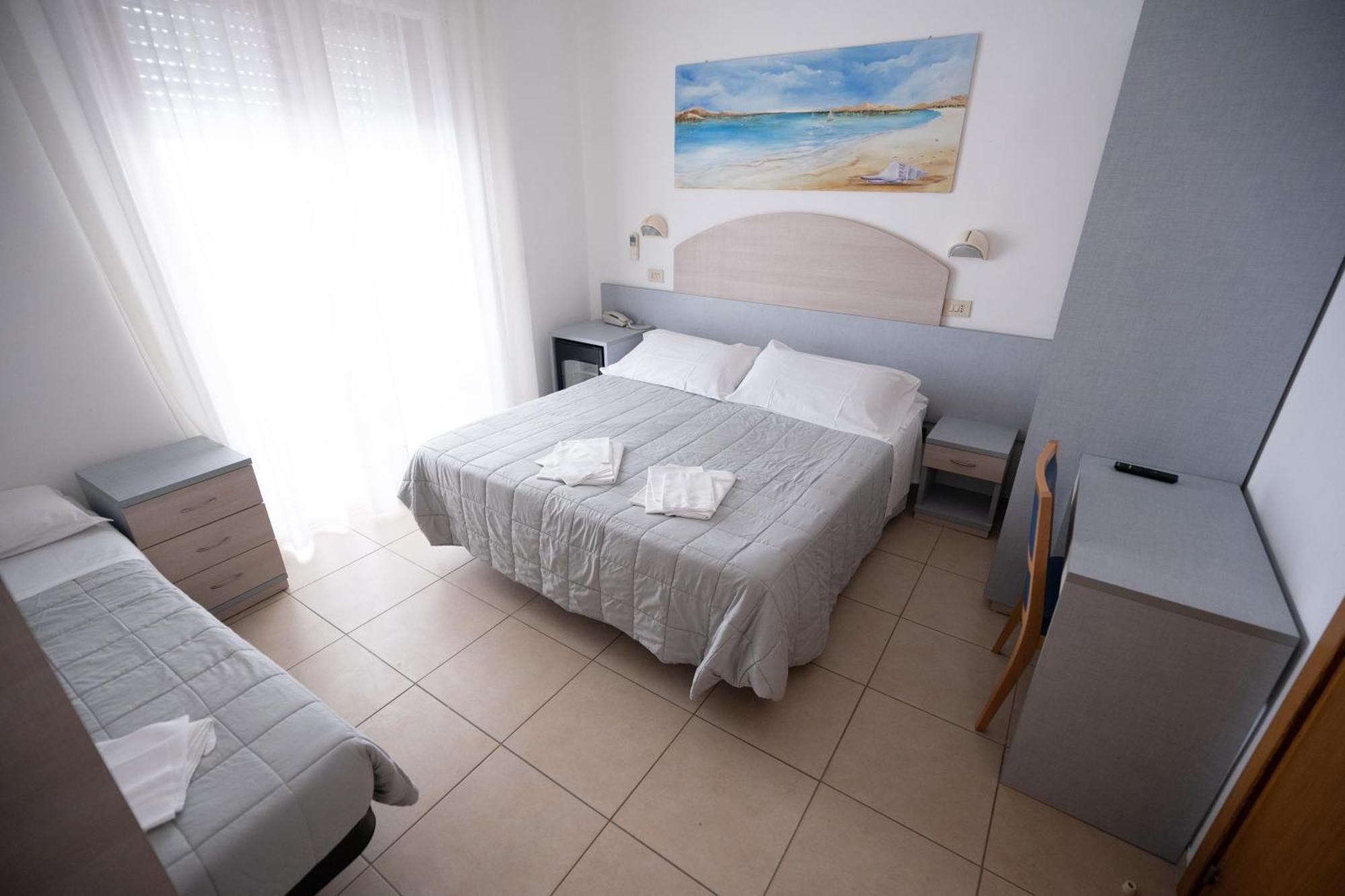 Hotel Petite Fleur Alba Adriatica Exteriér fotografie