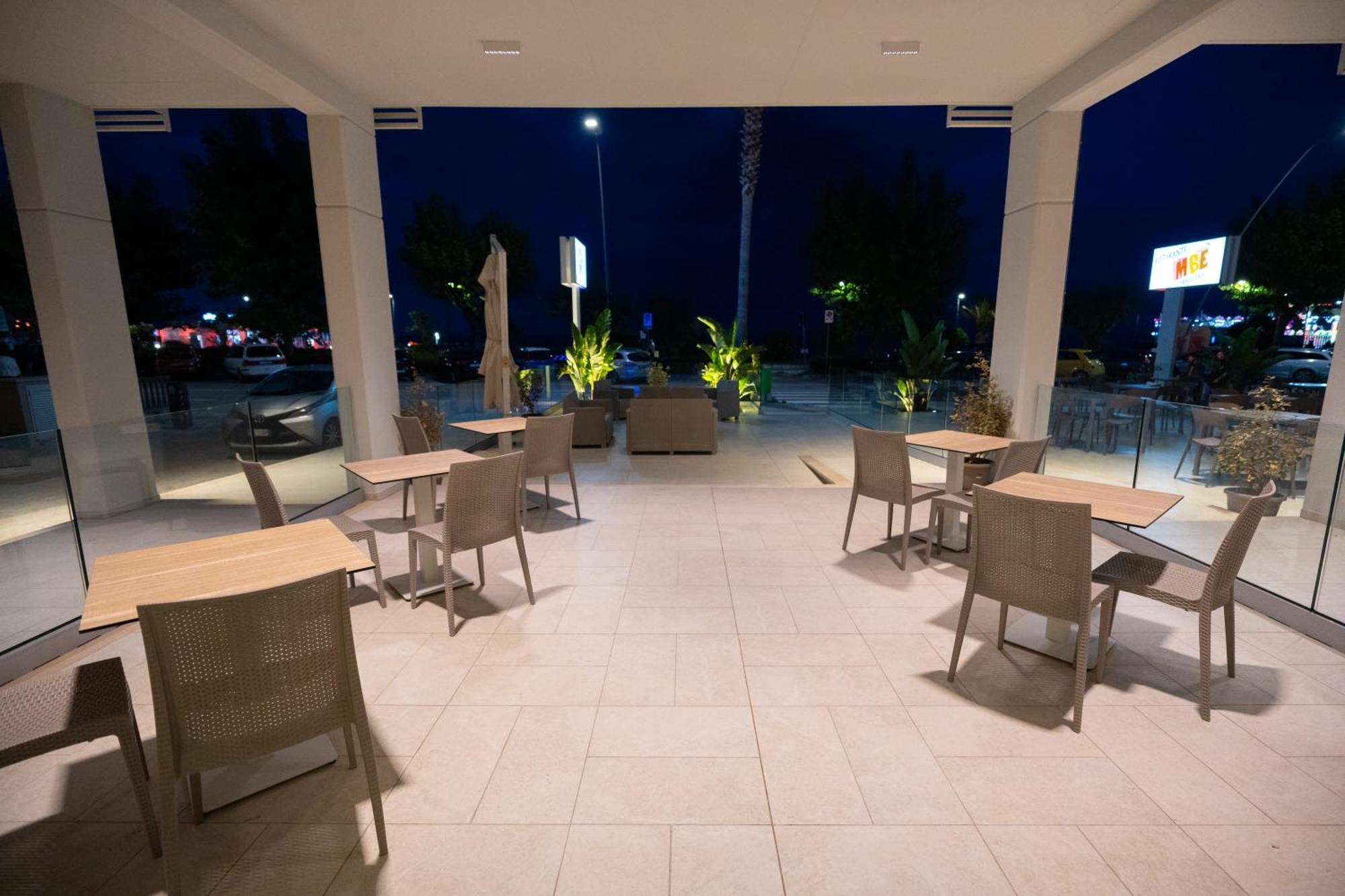 Hotel Petite Fleur Alba Adriatica Exteriér fotografie